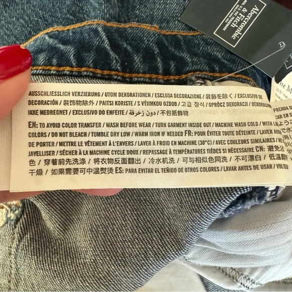 Abercrombie & Fitch Curve Love High Rise Mom Shorts - Picture 6 of 6